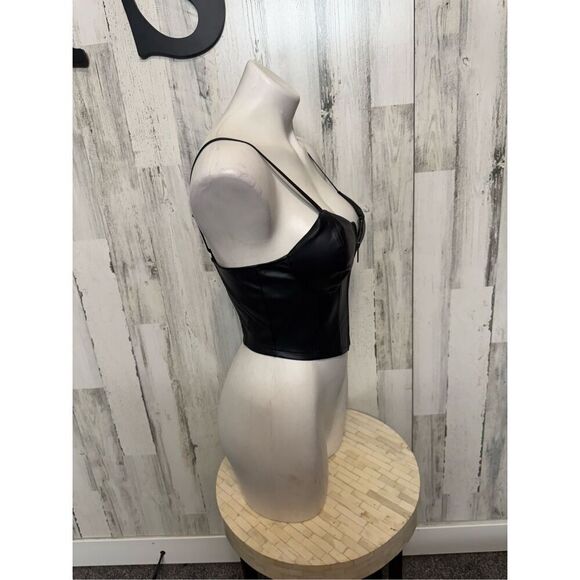 Faux leather black corset crop top - Picture 7 of 8
